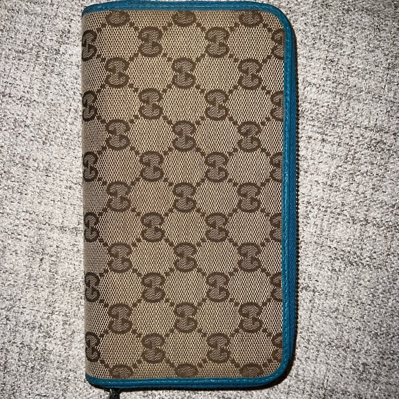 Vintage Gucci Wallet - Picture 1 of 4